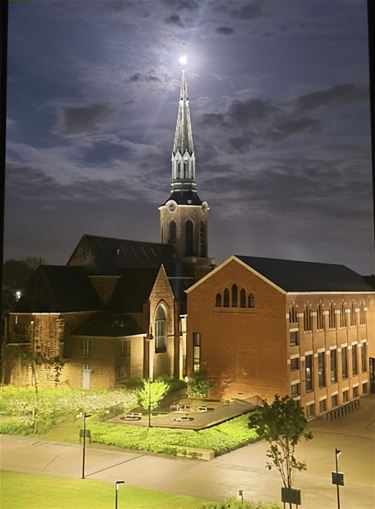 En waar de maan bleef stille staan - Beringen