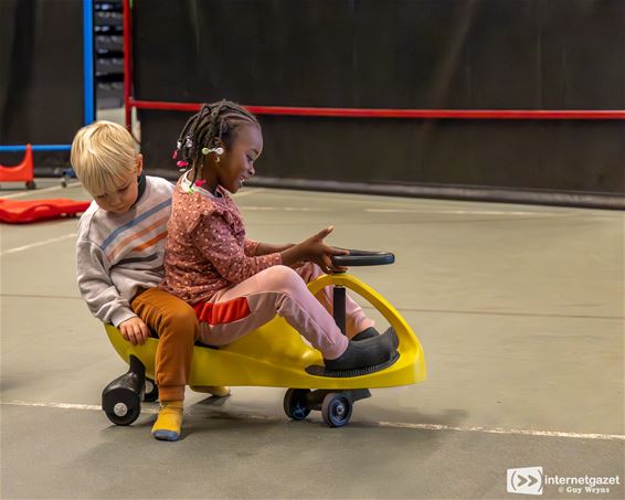 En die kleuters rollebollen maar door! - Lommel