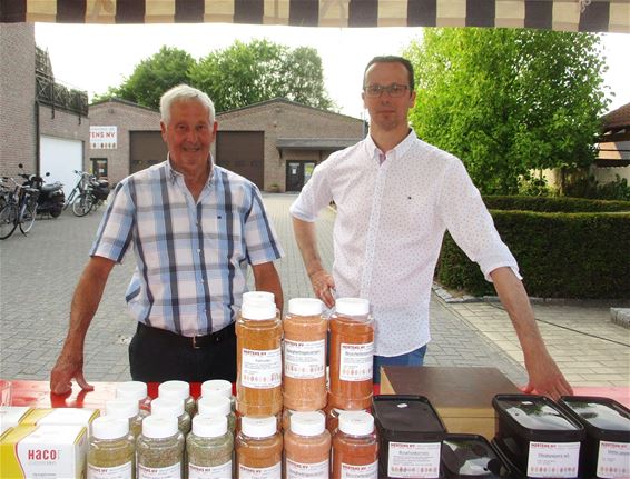 Erg drukke avondmarkt - Lommel