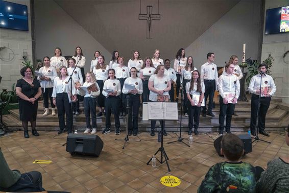 Erg knap concert jeugdkoor Lokomotion - Lommel