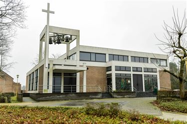 Even bezinnen in de kerk van Stal - Beringen