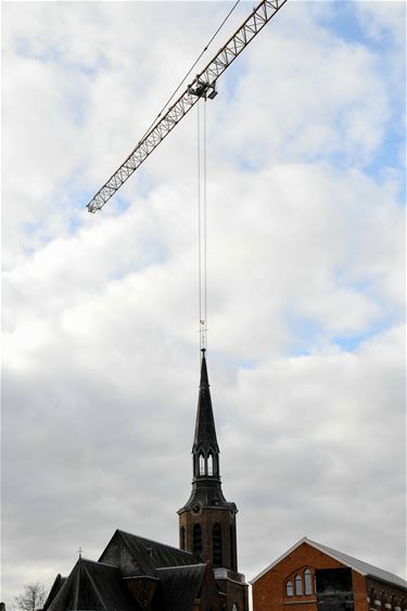 Even de kerktoren verplaatsen? - Beringen