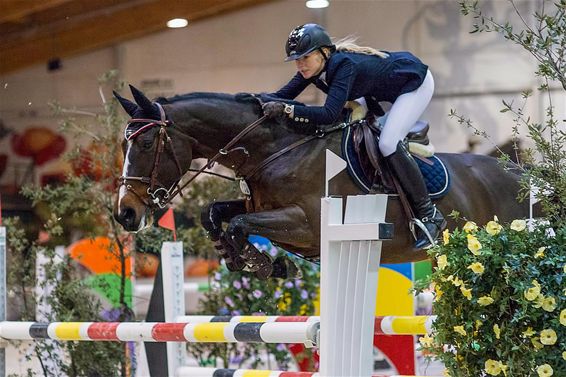 Evy Morssinkhof wint in Enschede - Lommel