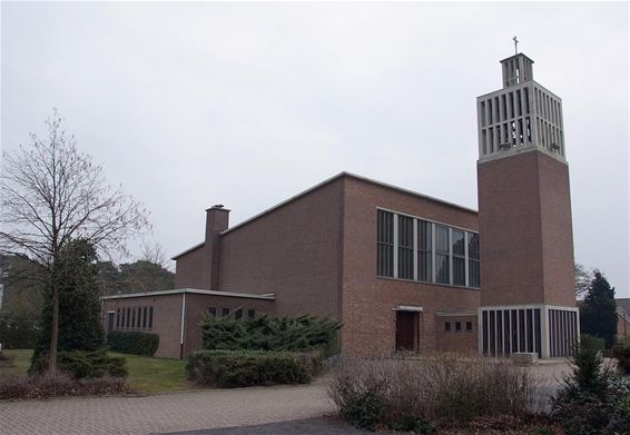 Feest in Achel-Statie: de kerk staat er 50 jaar - Hamont-Achel