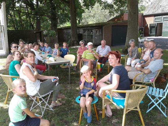 Feest in de Moldershoevenstraat - Overpelt