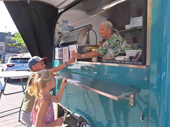 Feestje op de zaterdagmarkt - Pelt