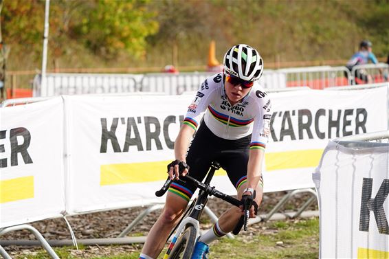 Fem van Empel en Thibau Nys winnen Exact Cross - Beringen