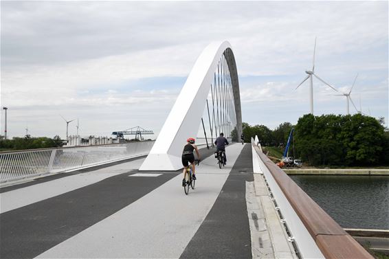 Fietsbrug open - Beringen