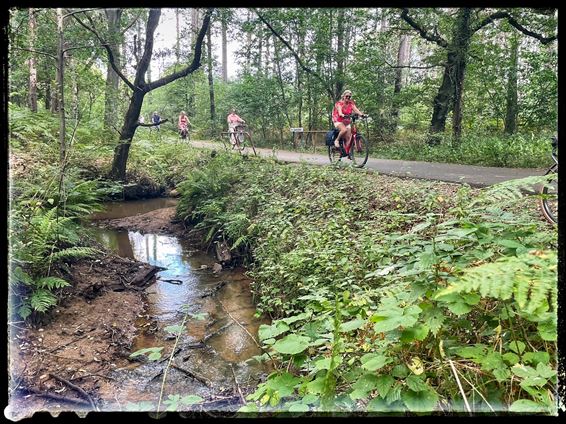 Fietsen door het water - Beringen