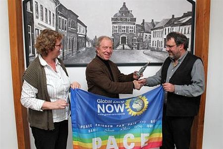 Fietsen voor een atoomwapenvrije wereld - Peer