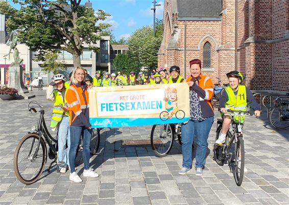 Fietsexamens voor alle zesdejaars - Lommel