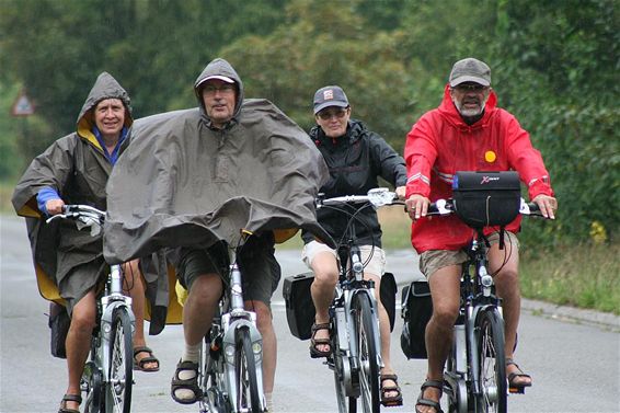 Fietsslinger dag 3: in de regen de grens over - Overpelt