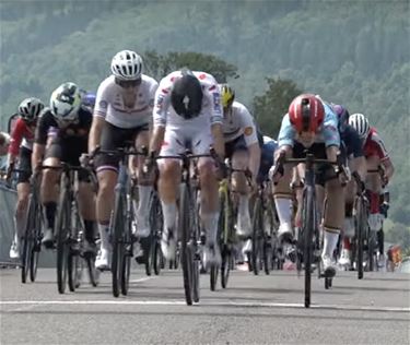 Fleur Moors schittert in Tour de l'Avenir EMBARGO - Bocholt