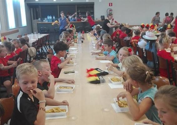 Frietjes op laatste schooldag - Overpelt