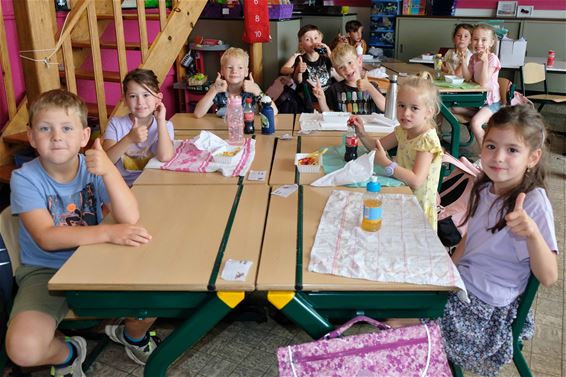 Frietjes smullen in de klas - Beringen