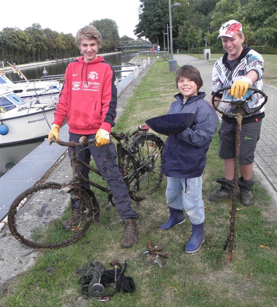 Ga eens vissen met een magneet! - Neerpelt