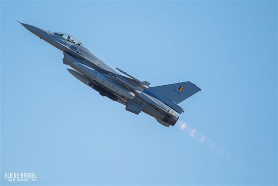 Gedeelte F-16's aan de grond - Peer