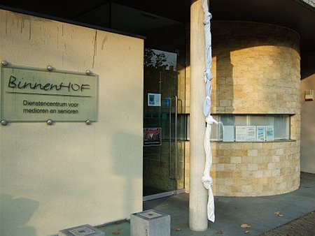 Geknoopte lakens als verzet tegen armoede - Neerpelt
