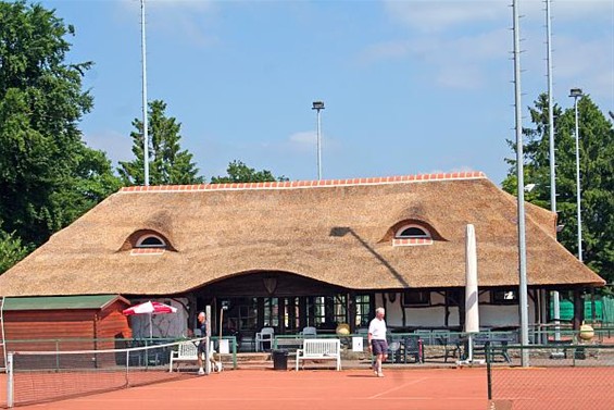 Gemeente investeert kwart miljoen in tennis - Overpelt