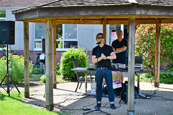 Leopoldsburg - Gene Thomas stelt 26ste Buitenbeenpop voor