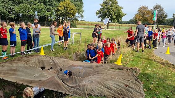 Genieten op en naast het voetbalveld - Pelt