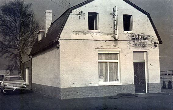 'Genootschap' zoekt oude cafés - Overpelt