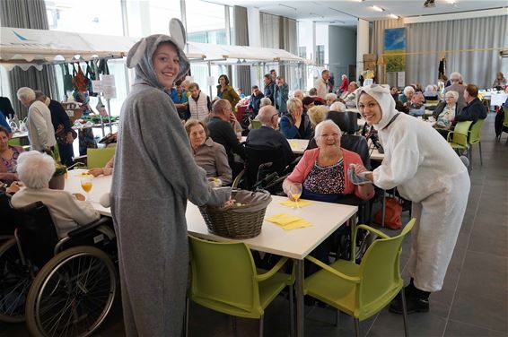 Geslaagde paasmarkt in het Kapittelhof - Lommel