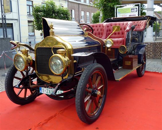 Gespot op oldtimertreffen - Peer