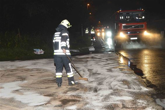 Gevaarlijk oliespoor op Kruisbaan Beringen - Beringen