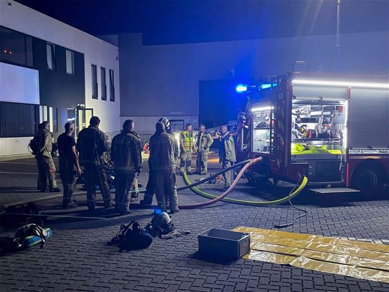 Gewonde bij bedrijfsbrand in Paal - Beringen