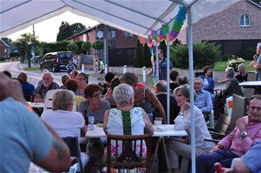 Gezellig burenfeest in Vurten - Beringen