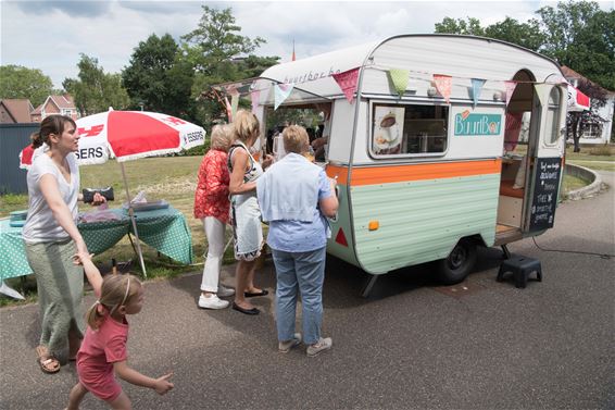 Gezellig buurten bij de buurtbar - Beringen