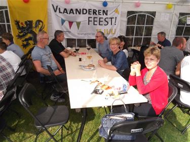 Gezellig buurtfeest in Paalstraat - Beringen