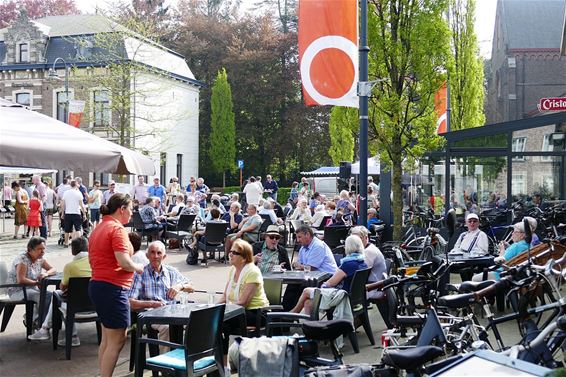 Gezellig op de Teutenmarkt - Neerpelt