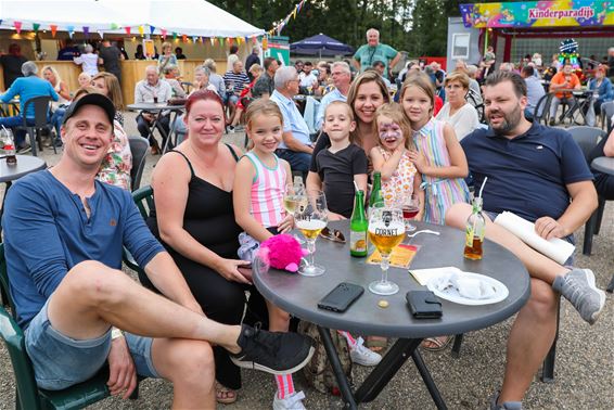 Gezellig terrassen tijdens Mijnhappening - Beringen