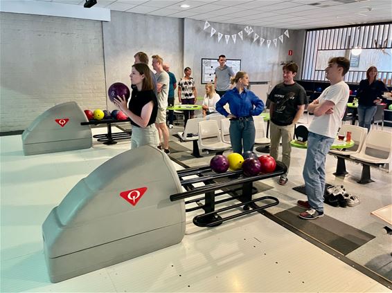 Gezellige bowlingavond na winactie POS - Beringen