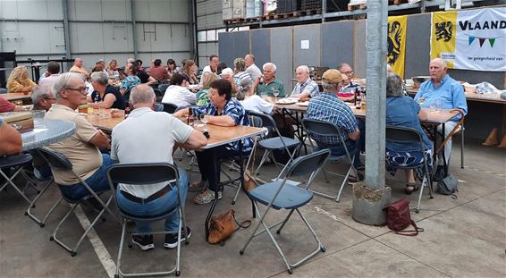 Gezellige buurtbarbecue in De Binnenheide - Hamont-Achel