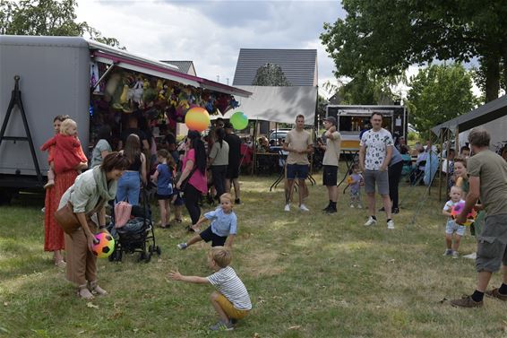 Gezellige kermis in Stal - Beringen