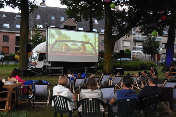 Gezellige reeks dorpscinema - Beringen