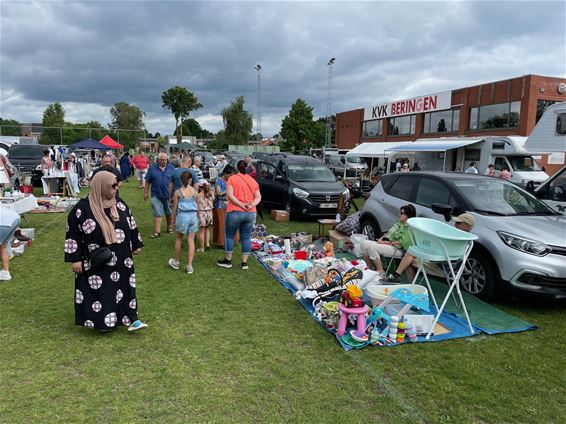 Gezellige rommelmarkt bij KVK Beringen - Beringen