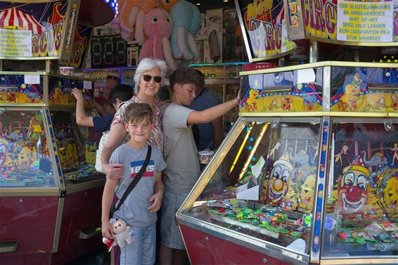 Gezellige Stal kermis - Beringen