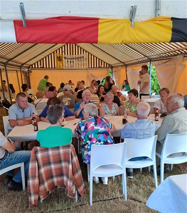 Gezellige wijkbarbecue bij “De Hoek” - Hamont-Achel