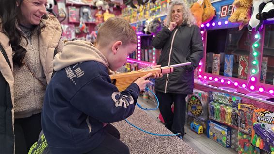 Gezelligheid voor jong en oud op Oktoberkermis - Pelt