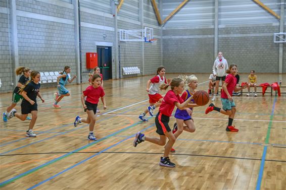 'Girls only' in sporthal Soeverein - Lommel