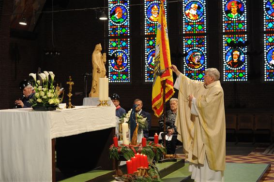 Glasramen kerk Beringen-Mijn worden gerestaureerd - Beringen