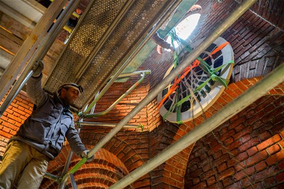 Glasramen terug in kerk van Beringen-Mijn - Beringen