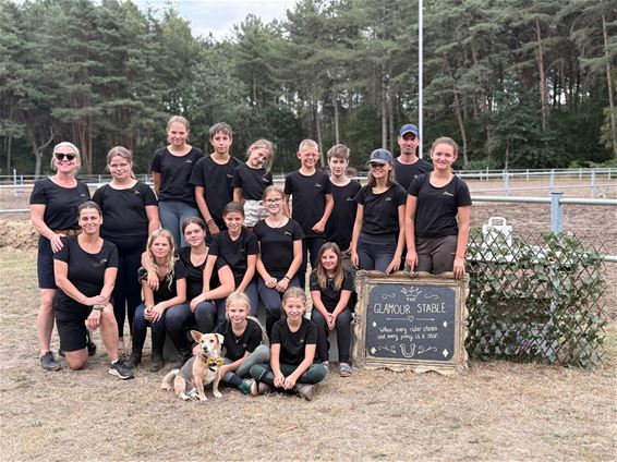 Pelt - Glitter en glamour op ponykamp