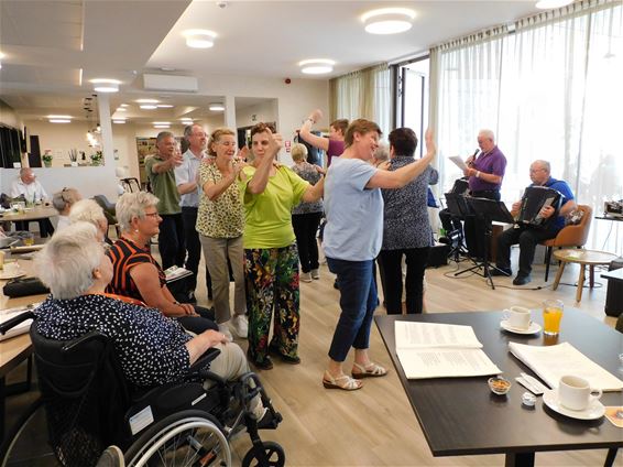 'Gluren bij de buren' in Ploegdries - Lommel