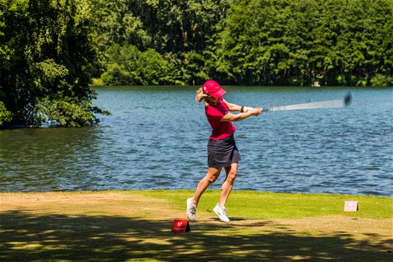 Golfterrein heeft al last van droogte - Beringen