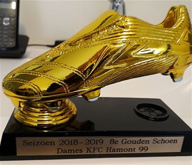 Gouden KFC-schoen voor Martine Nijs - Hamont-Achel